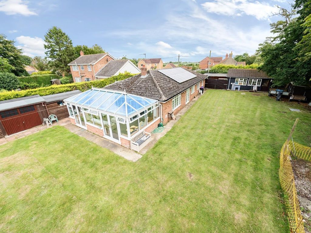 6 bed detached bungalow for sale in Gattington Park, Dogdyke, Lincoln LN4, £400,000