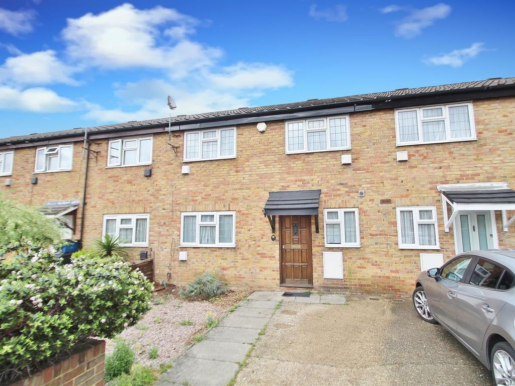 2 bed property for sale in Stanborough Road, Hounslow TW3, £450,000