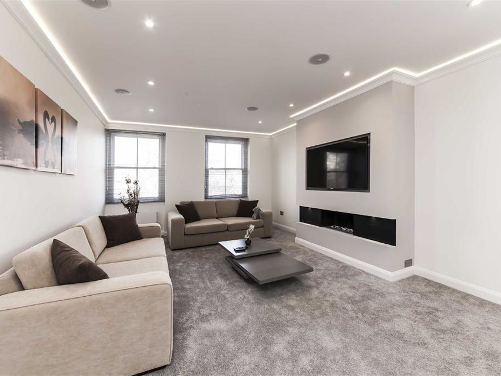 3 bed flat to rent in Ashburn Gardens, London SW7, £6,249 pcm