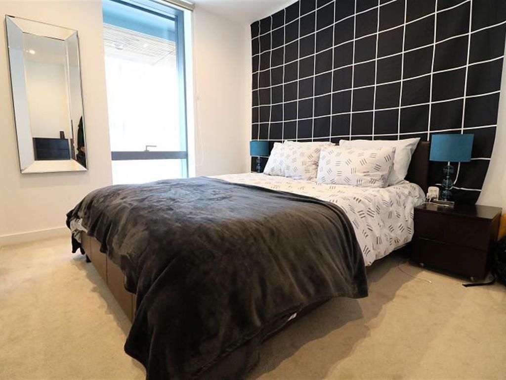 1 bed flat for sale in Book House, City Road, Islington, London EC1V, £645,000