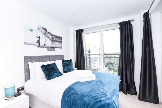 2 bed flat to rent in 41 Deptford Bridge, London SE8, £2,250 pcm