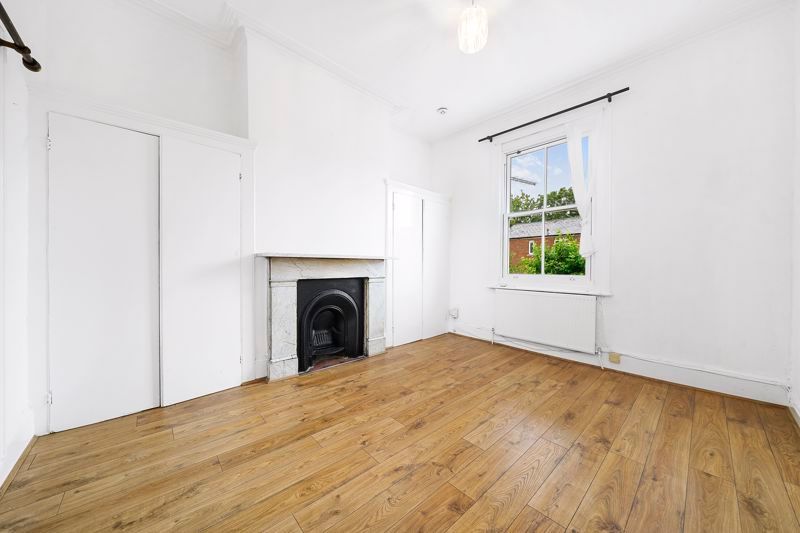 1 bed flat for sale in Goulton Road, Lower Clapton E5, £385,000
