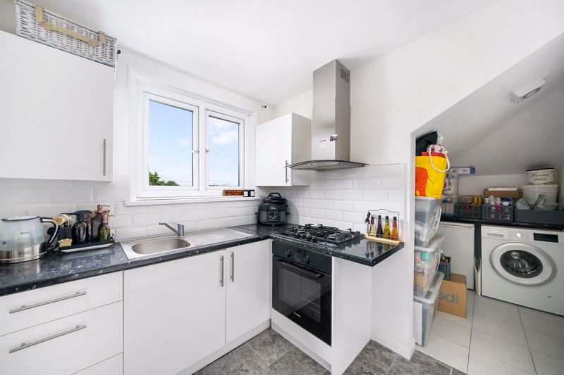 1 bed flat for sale in Goulton Road, Lower Clapton E5, £390,000