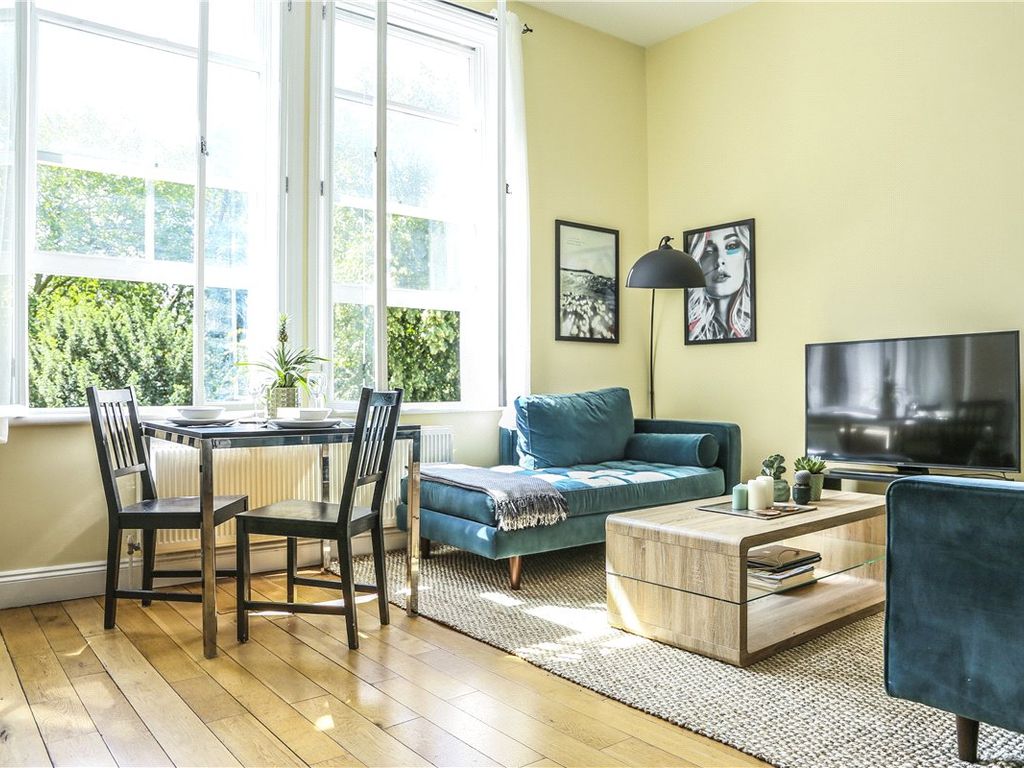 1 bed flat for sale in Old Brompton Road, London SW5, £550,000