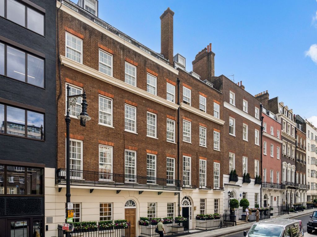 1 bed flat for sale in Hertford Street, London W1J, £1,595,000