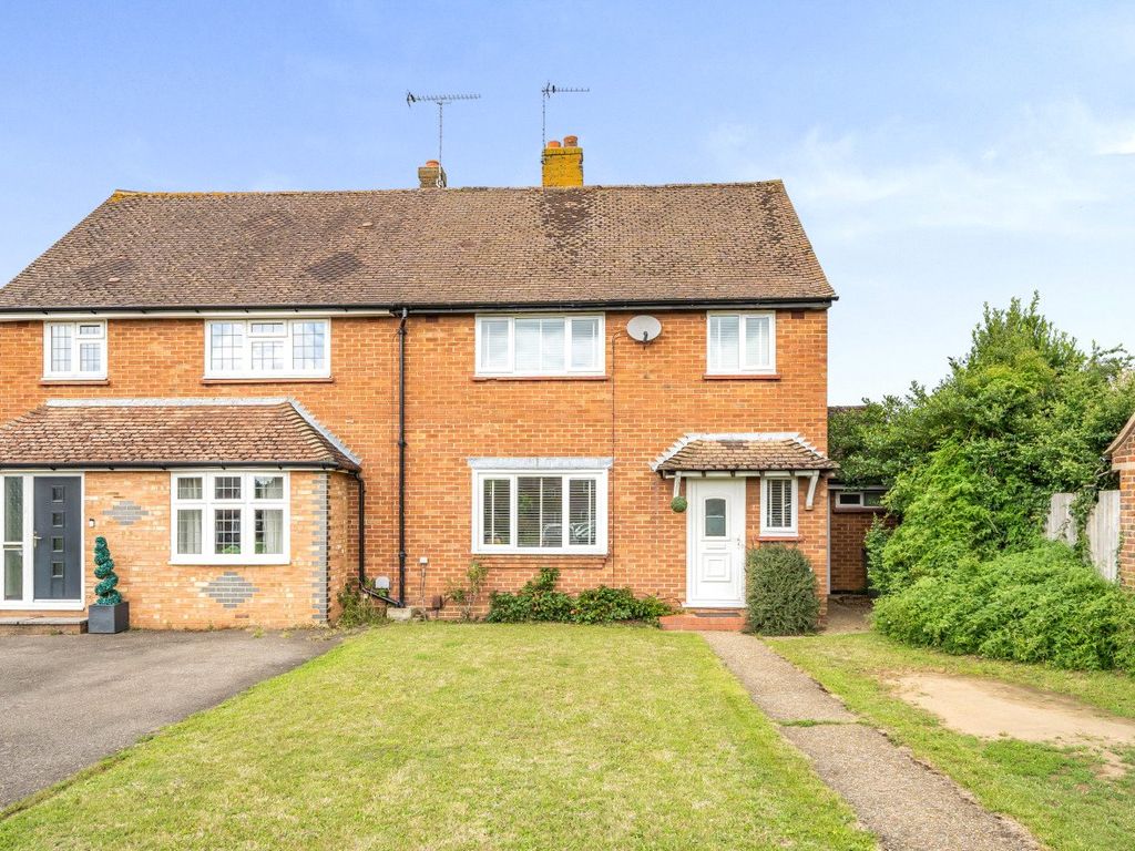 3 bed semi-detached house for sale in Guildford, Surrey GU1, £450,000