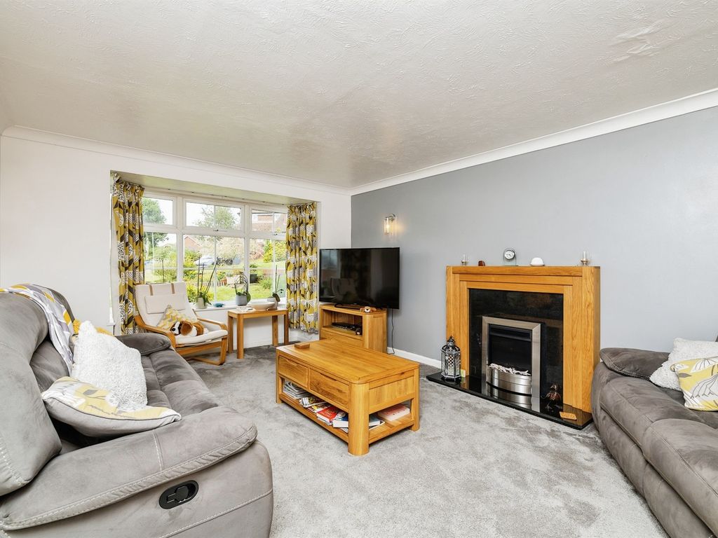 4 bed detached house for sale in Chestnut Leys, Steeple Claydon, Buckingham MK18, £479,950