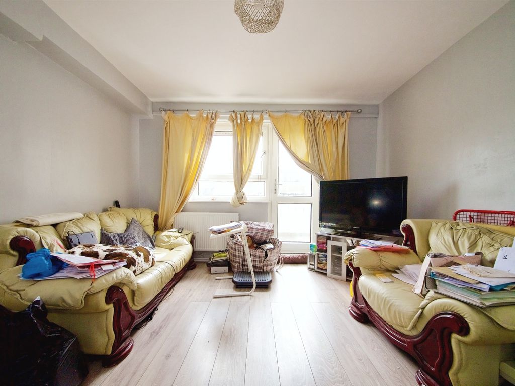 2 bed maisonette for sale in Stanway Street, London N1, £450,000