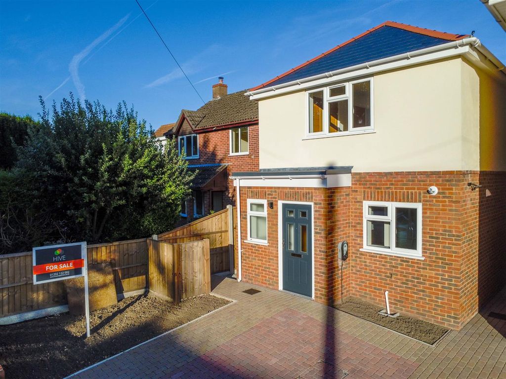 New home, 2 bed detached house for sale in Avenue Road, Christchurch BH23, £385,000