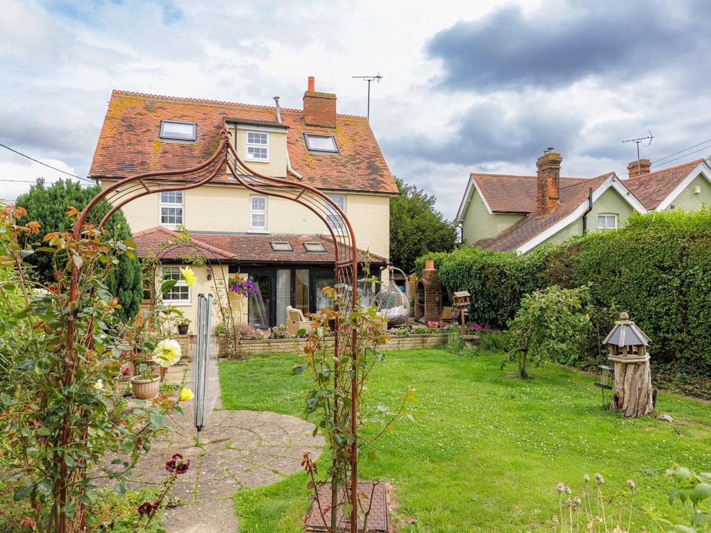 4 bed cottage for sale in Brick End, Broxted, Dunmow, Essex CM6, £500,000