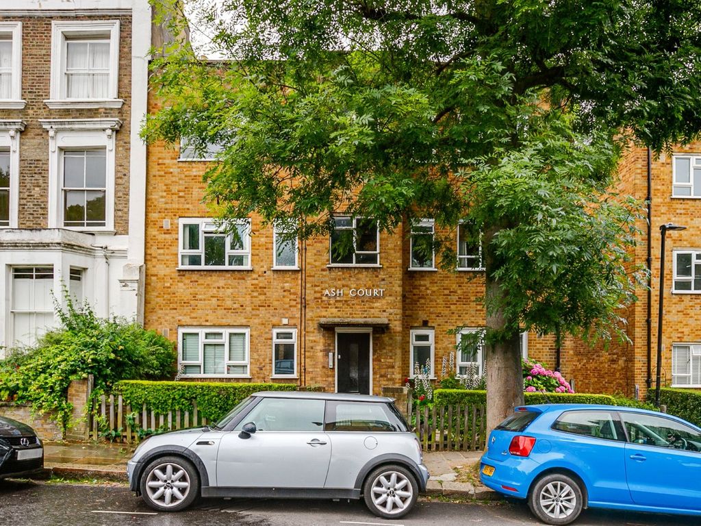 1 bed flat for sale in Leighton Grove, Kentish Town, London NW5, £400,000