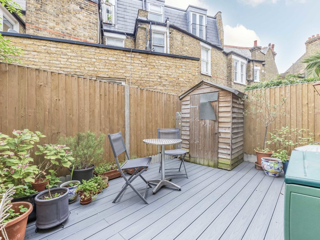 4 bed maisonette for sale in Yukon Road, London SW12, £1,000,000