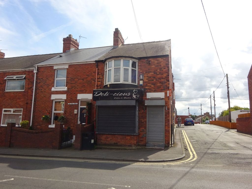 Retail premises to let in Gill Crescent South, Houghton Le Spring DH4, £10,000 pa