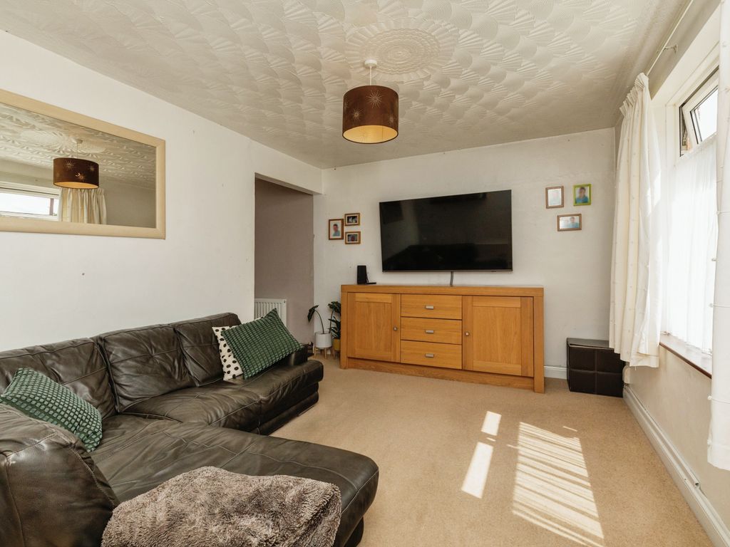 3 bed end terrace house for sale in Burnside Close, Southmead BS10, £300,000