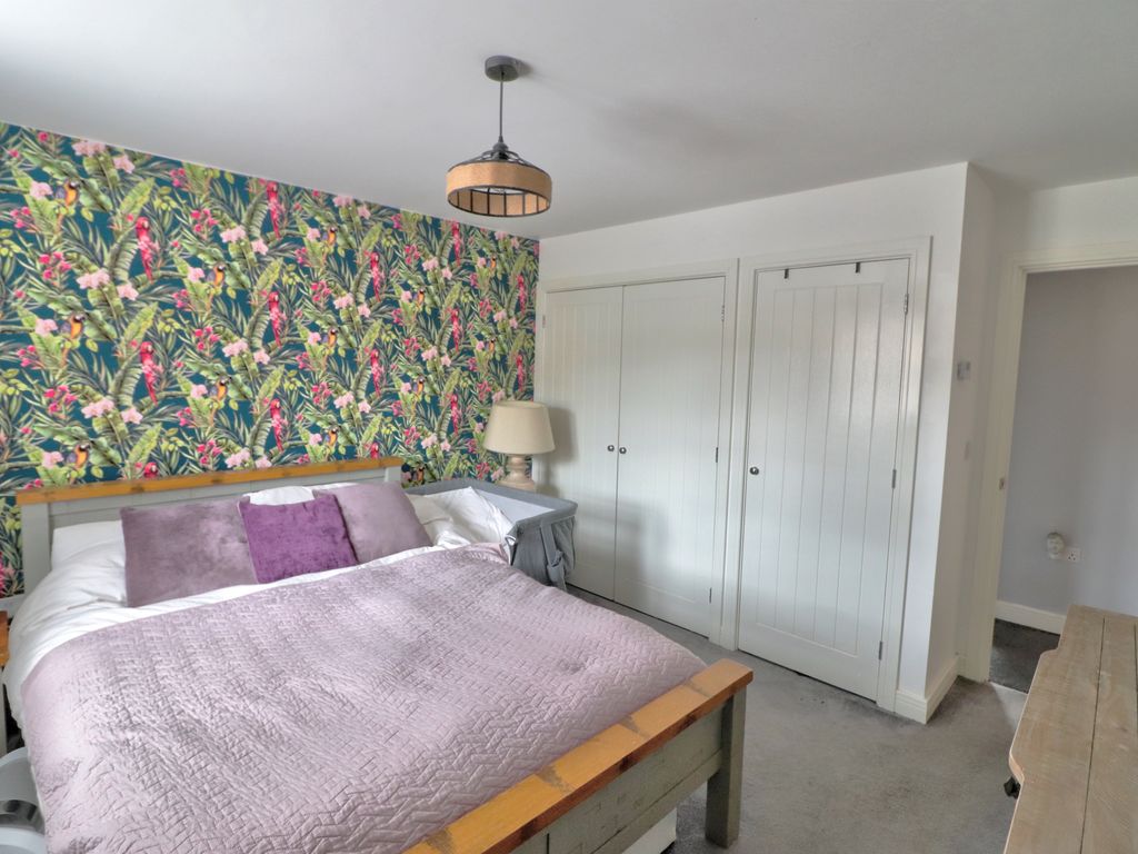 4 bed detached house for sale in Bishop Close, Burton-On-Trent DE13, £360,000
