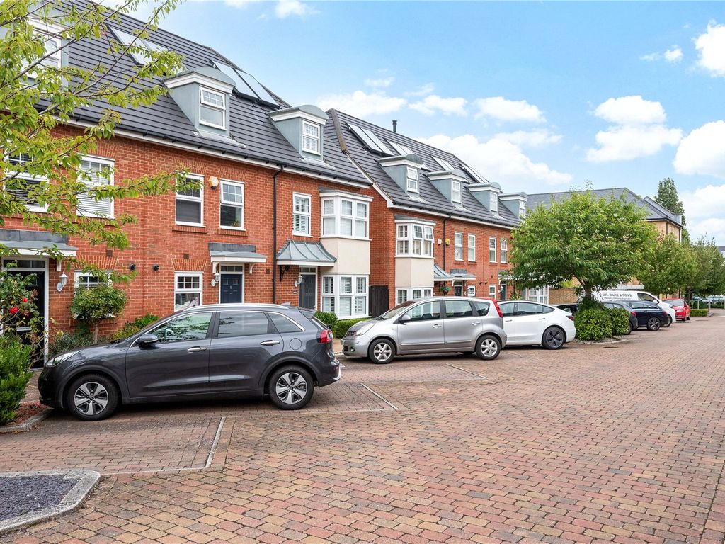3 bed terraced house for sale in Lorimer Row, Bromley BR2, £550,000