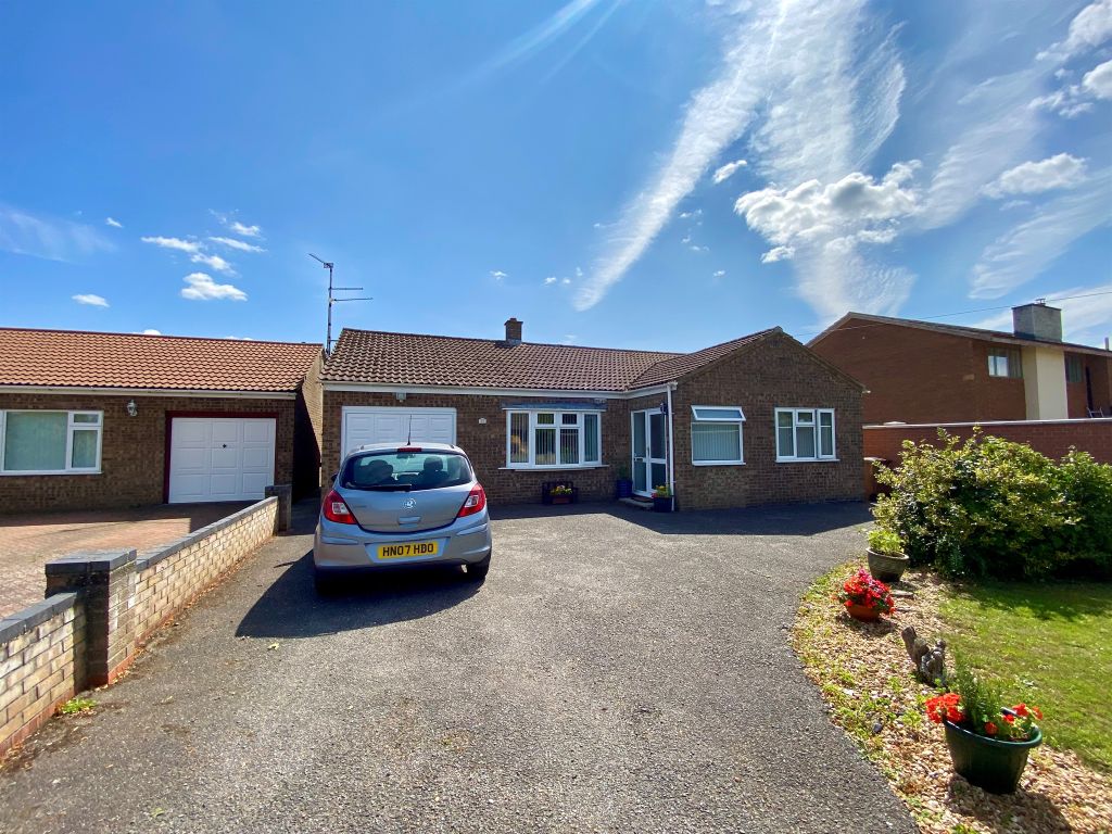 3 bed detached bungalow for sale in Eastwood, Chatteris PE16, £375,000