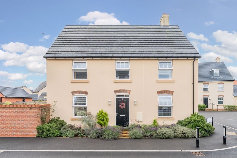 4 bed detached house for sale in Mid Summer Way, Monmouth NP25, £425,000