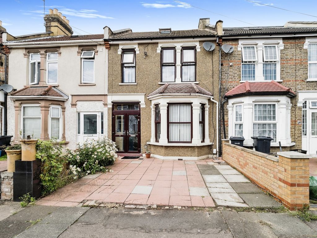 3 bed terraced house for sale in Howard Road, Ilford IG1, £525,000