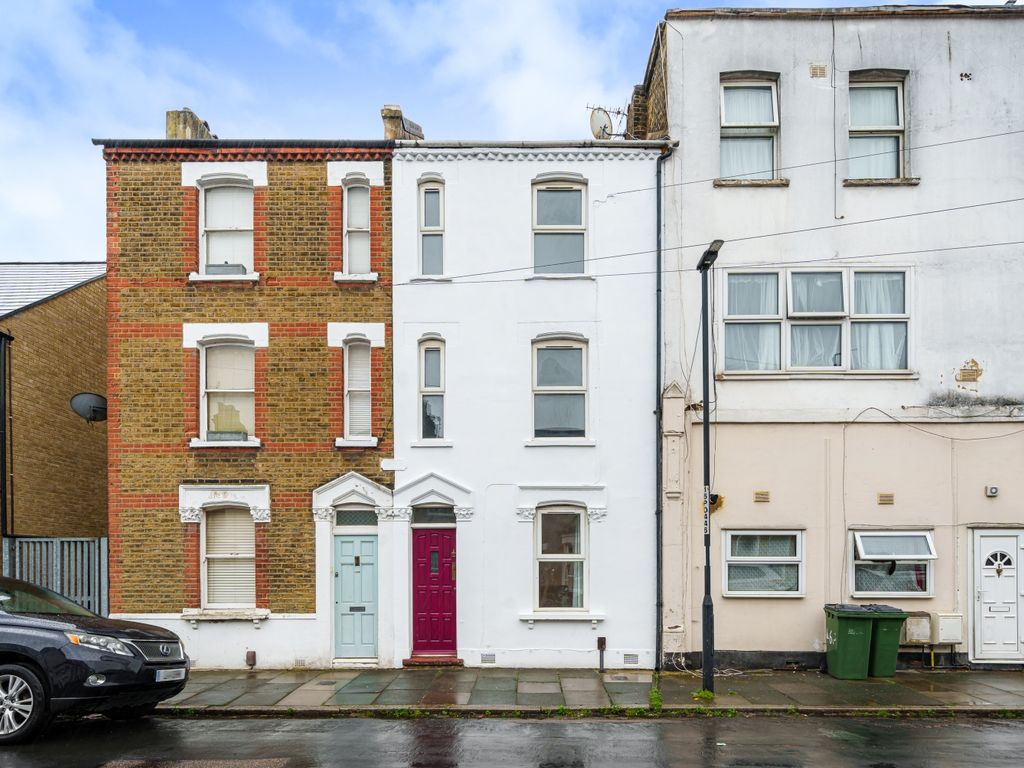 1 bed terraced house for sale in Durham Rise, London SE18, £330,000