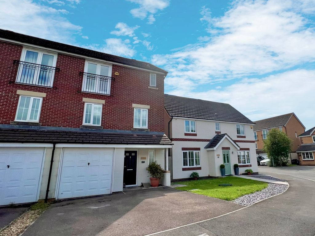 3 bed town house for sale in Blacktown Gardens, Marshfield, Cardiff CF3, £400,000