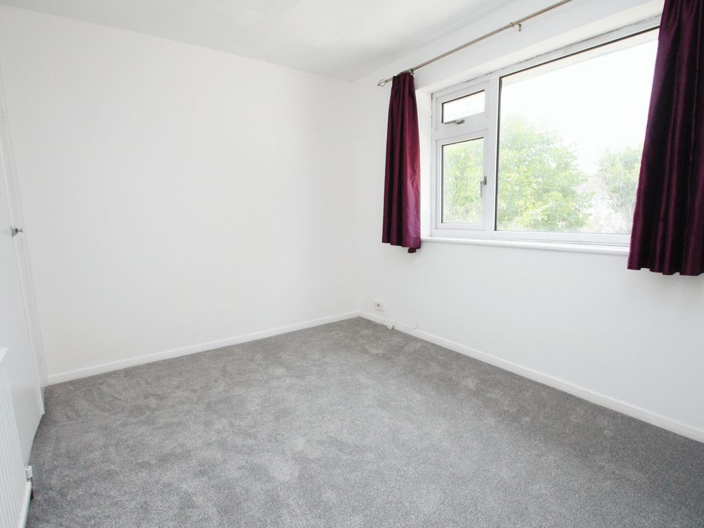 3 bed terraced house to rent in Pilgrims Close, Worthing BN14, £1,550 pcm