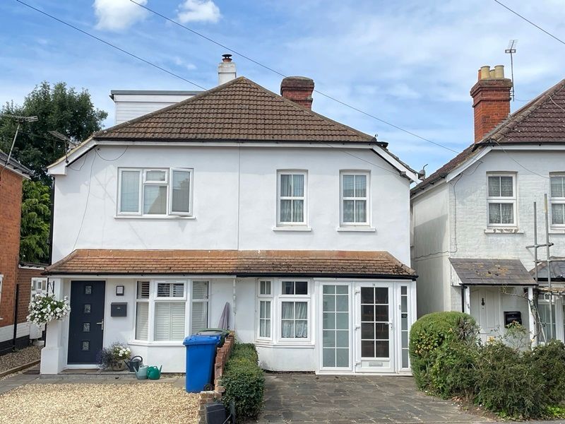 3 bed semi-detached house for sale in Westborough Road, Maidenhead SL6, £375,000