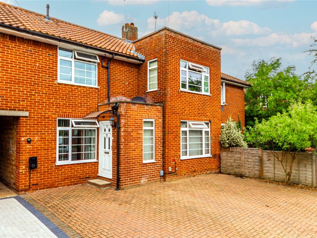 4 bed terraced house for sale in Cowper Road, Welwyn Garden City, Hertfordshire AL7, £525,000