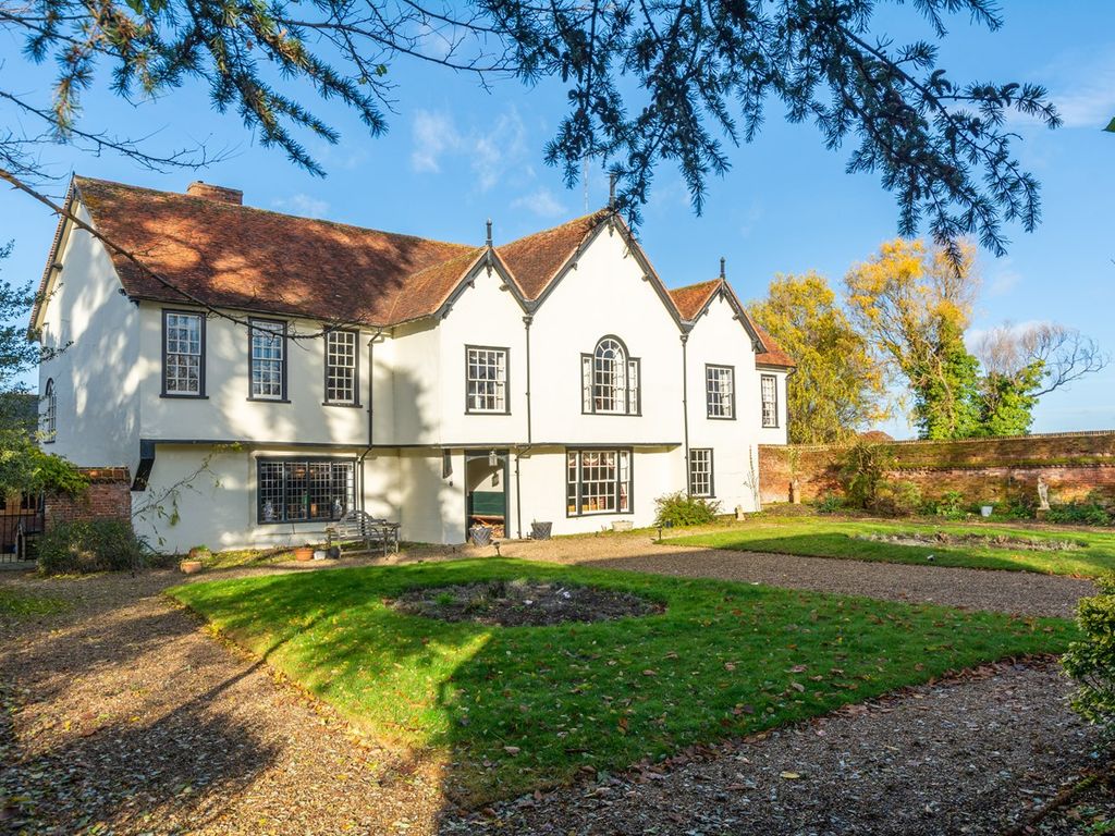 5 bed link-detached house for sale in Church Street, Bocking CM7, £1,195,000