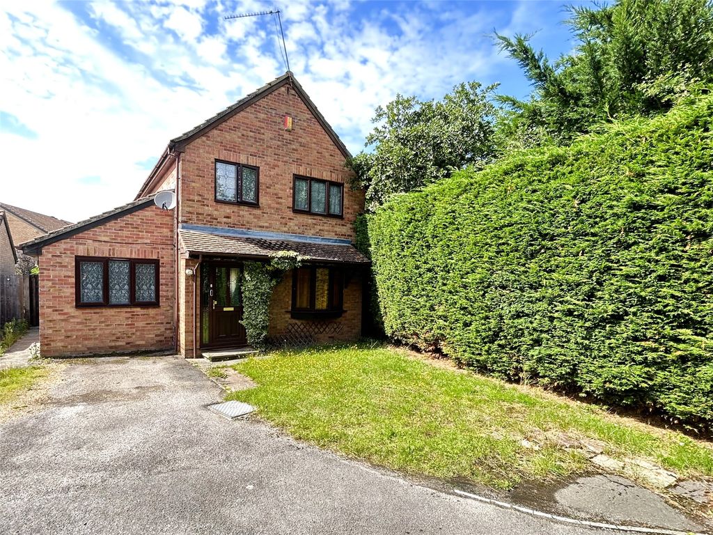4 bed detached house for sale in Adwell Drive, Lower Earley, Reading, Berkshire RG6, £588,000