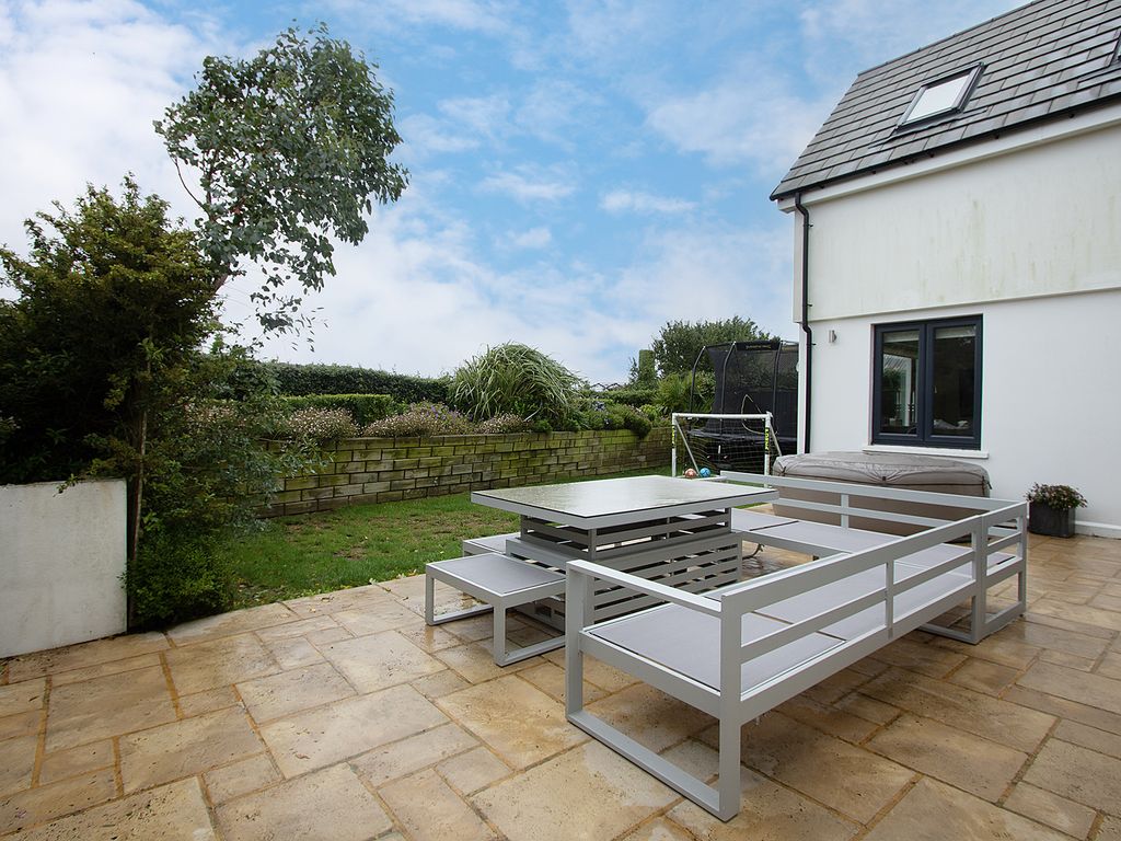 4 bed property for sale in Baugy Estate, Route De Jerbourg, St Martin's, Guernsey GY4, £1,195,000