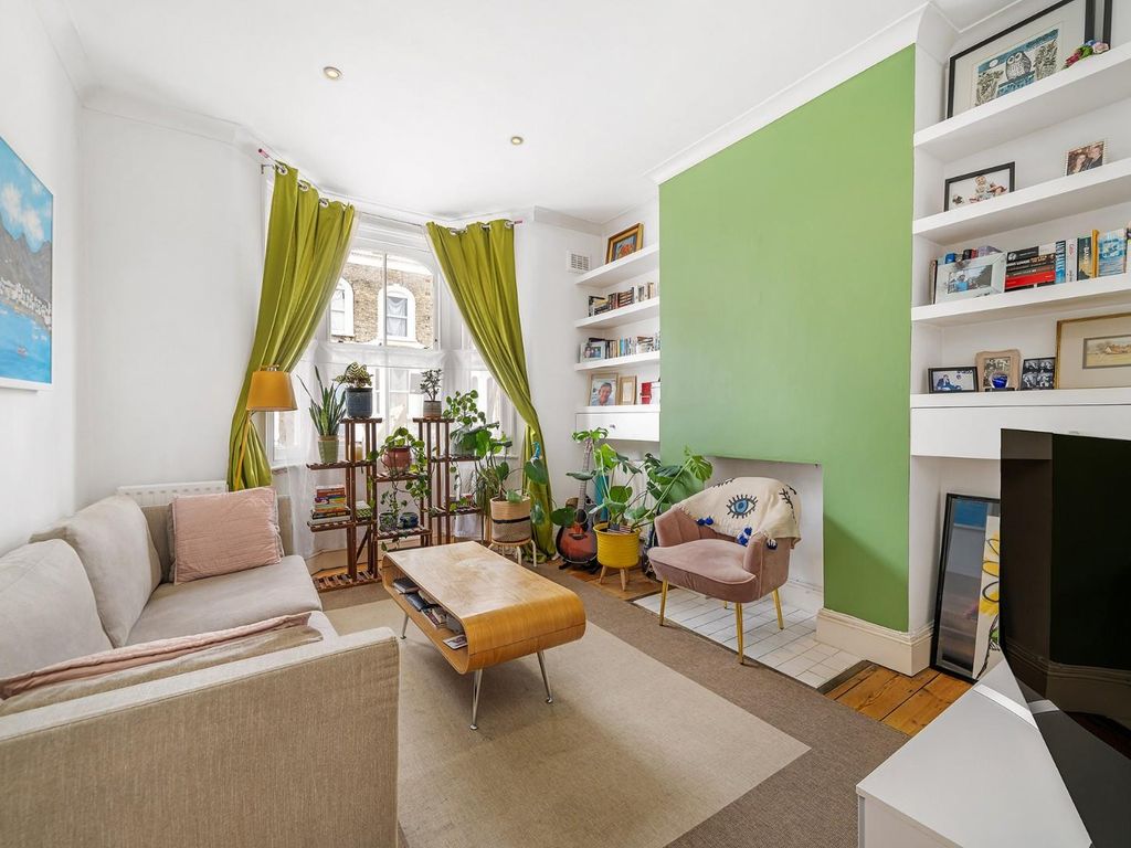 1 bed flat for sale in Mayall Road, London SE24, £450,000