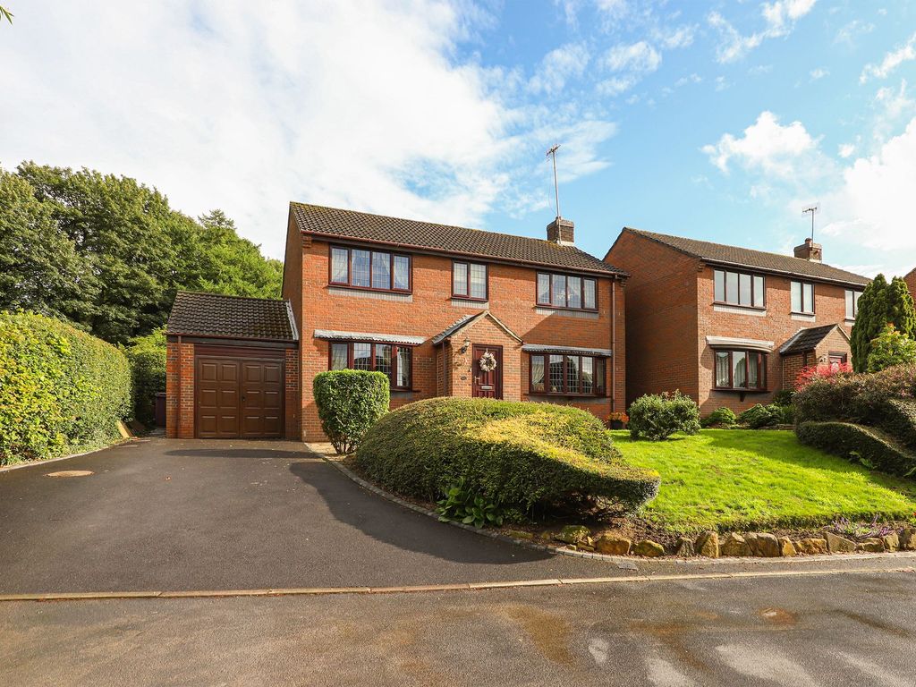 4 bed detached house for sale in Brookvale Close, Barlow S18, £475,000