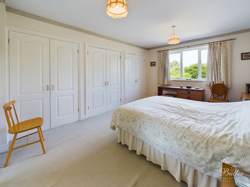 4 bed detached house for sale in Scotts Lane, Maids Moreton, Buckingham MK18, £550,000
