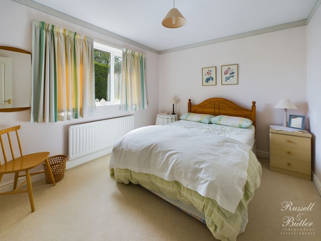 4 bed detached house for sale in Scotts Lane, Maids Moreton, Buckingham MK18, £550,000