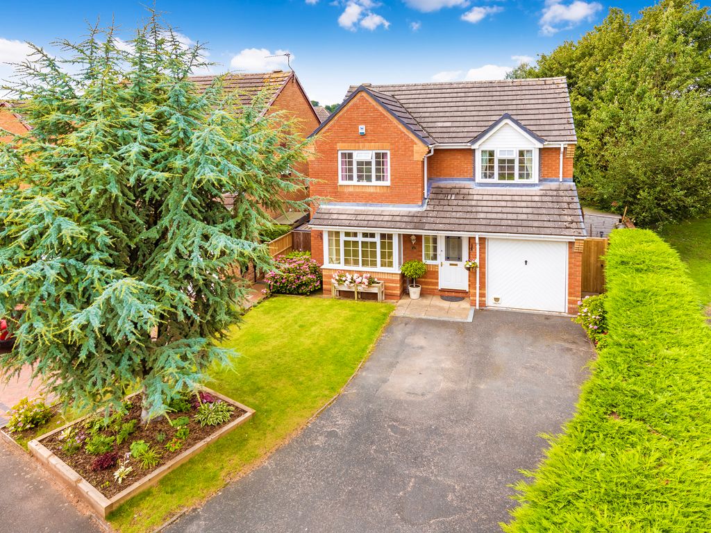 4 bed detached house for sale in Deer Park Drive, Newport TF10, £430,000
