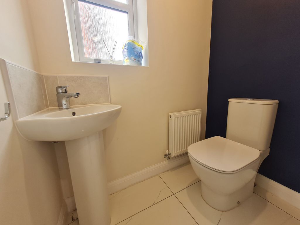 4 bed town house to rent in High Lee Grove, Flockton, Wakefield WF4, £1,400 pcm