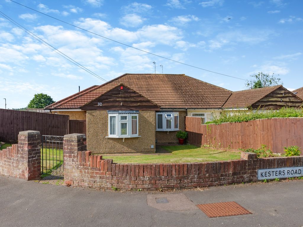 3 bed semi-detached bungalow for sale in Kesters Road, Chesham HP5, £525,000