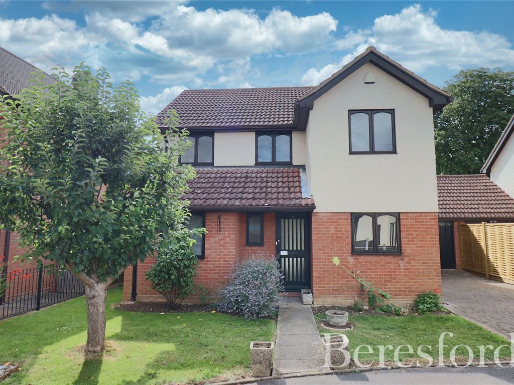 4 bed detached house for sale in Rossdene Gardens, Leaden Roding CM6, £450,000