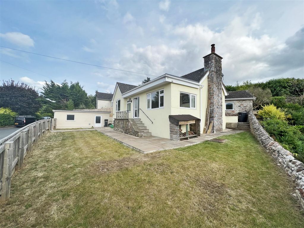 3 bed detached bungalow for sale in Galmpton Farm Close, Galmpton, Brixham TQ5, £525,000