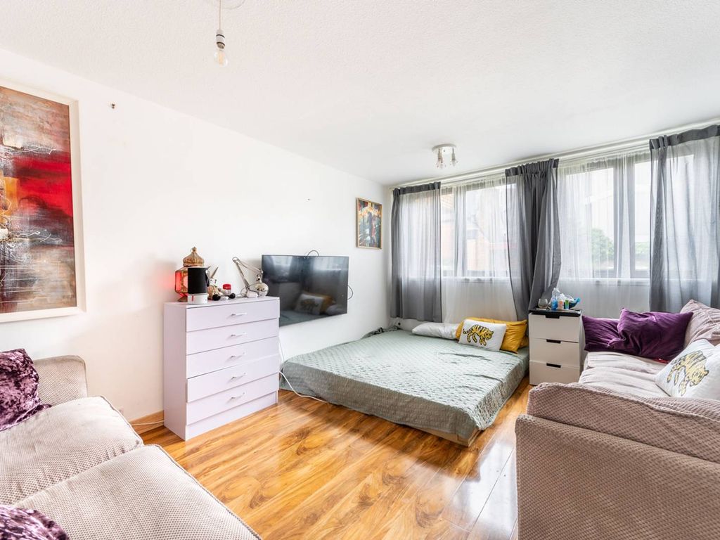 2 bed flat for sale in Tavistock Crescent, Notting Hill Gate, London W11, £450,000