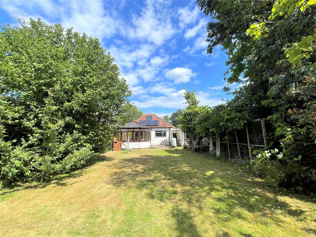 5 bed bungalow for sale in Terrace Road South, Binfield, Berkshire RG42, £600,000