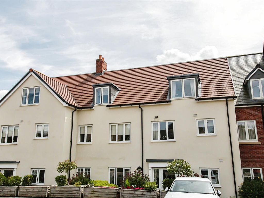 2 bed flat for sale in Roslyn Court, Lisle Lane, Ely, Cambridgeshire CB7, £380,000