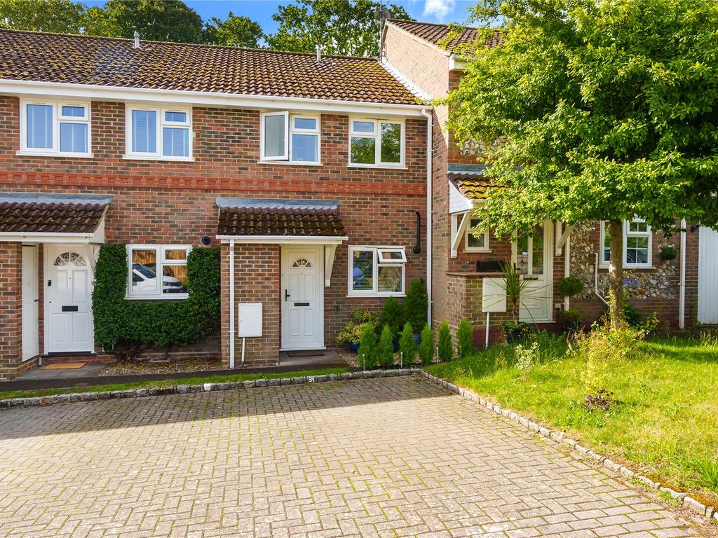 2 bed terraced house for sale in Lightwater, Surrey GU18, £370,000