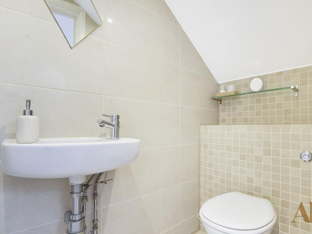 2 bed flat to rent in Courtauld Road, Archway, London N19, £2,340 pcm