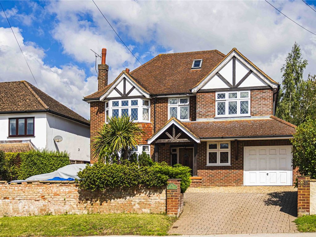 5 bed detached house for sale in Toms Lane, Kings Langley, Hertfordshire WD4, £1,200,000