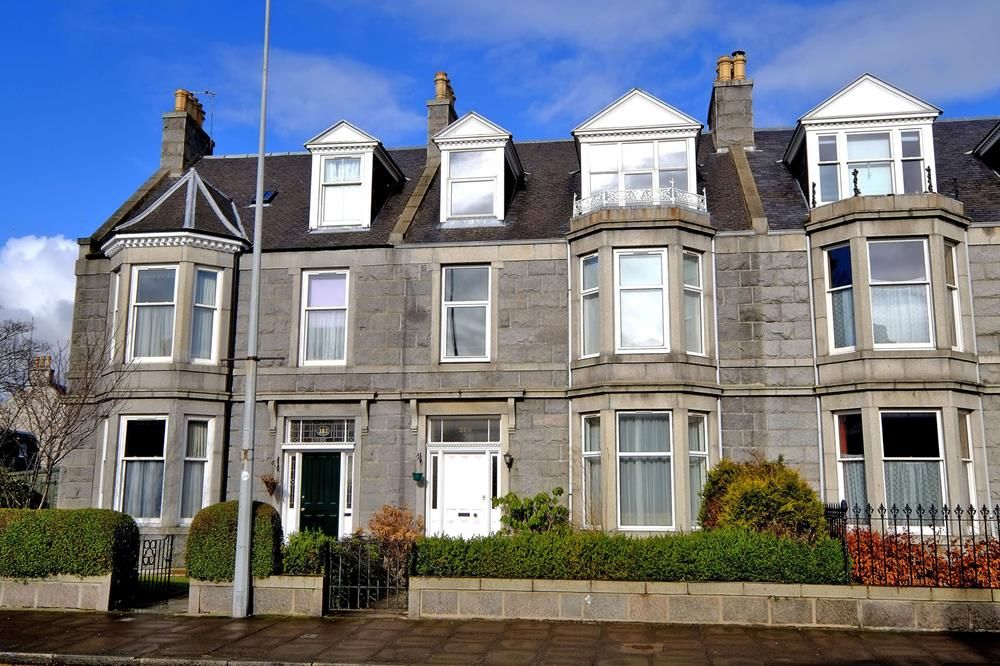 6 bed terraced house to rent in Great Western Road, Aberdeen AB10, £2,400 pcm