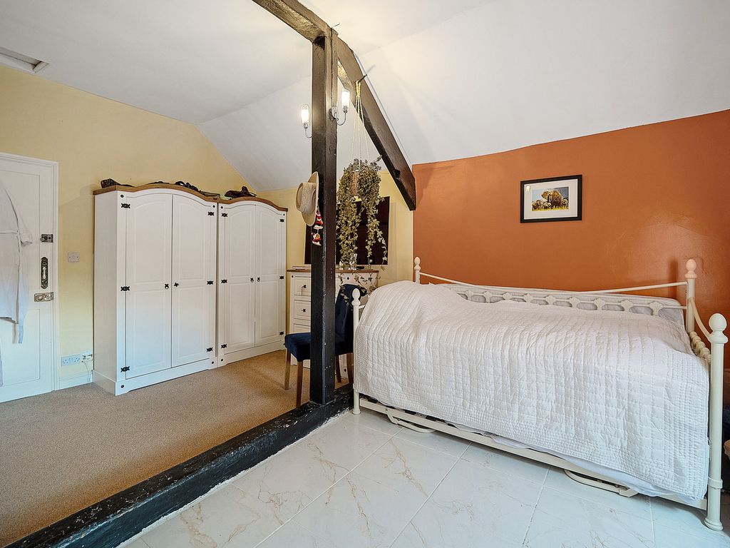 3 bed flat for sale in Abbey Hill, Kenilworth, Warwickshire CV8, £475,000