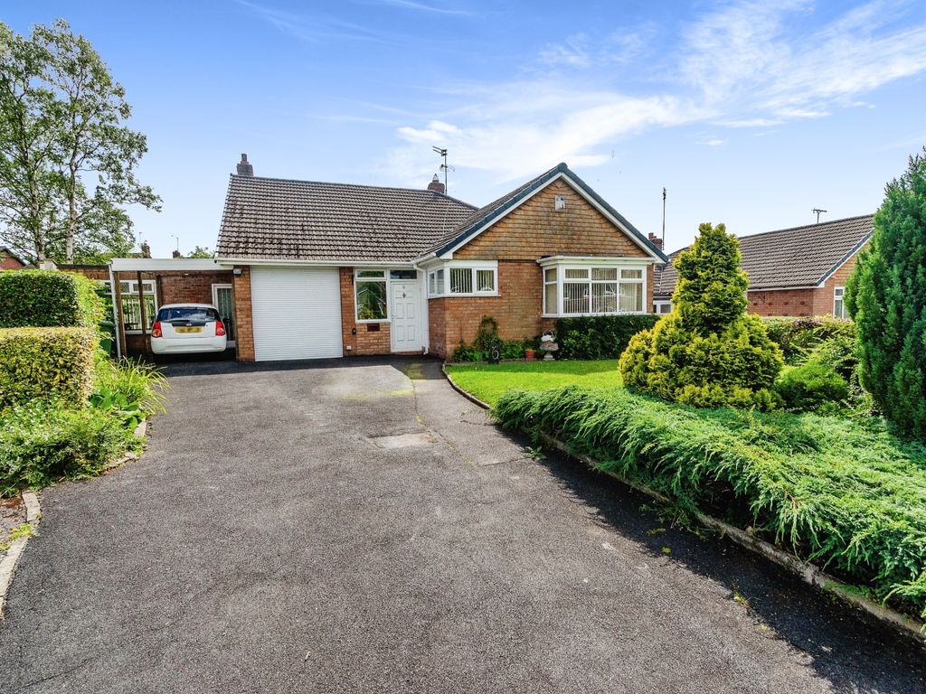 4 bed bungalow for sale in Richard Place, Walsall WS5, £450,000