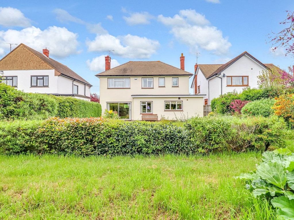 3 bed detached house for sale in Burlescoombe Road, Thorpe Bay SS1, £849,995